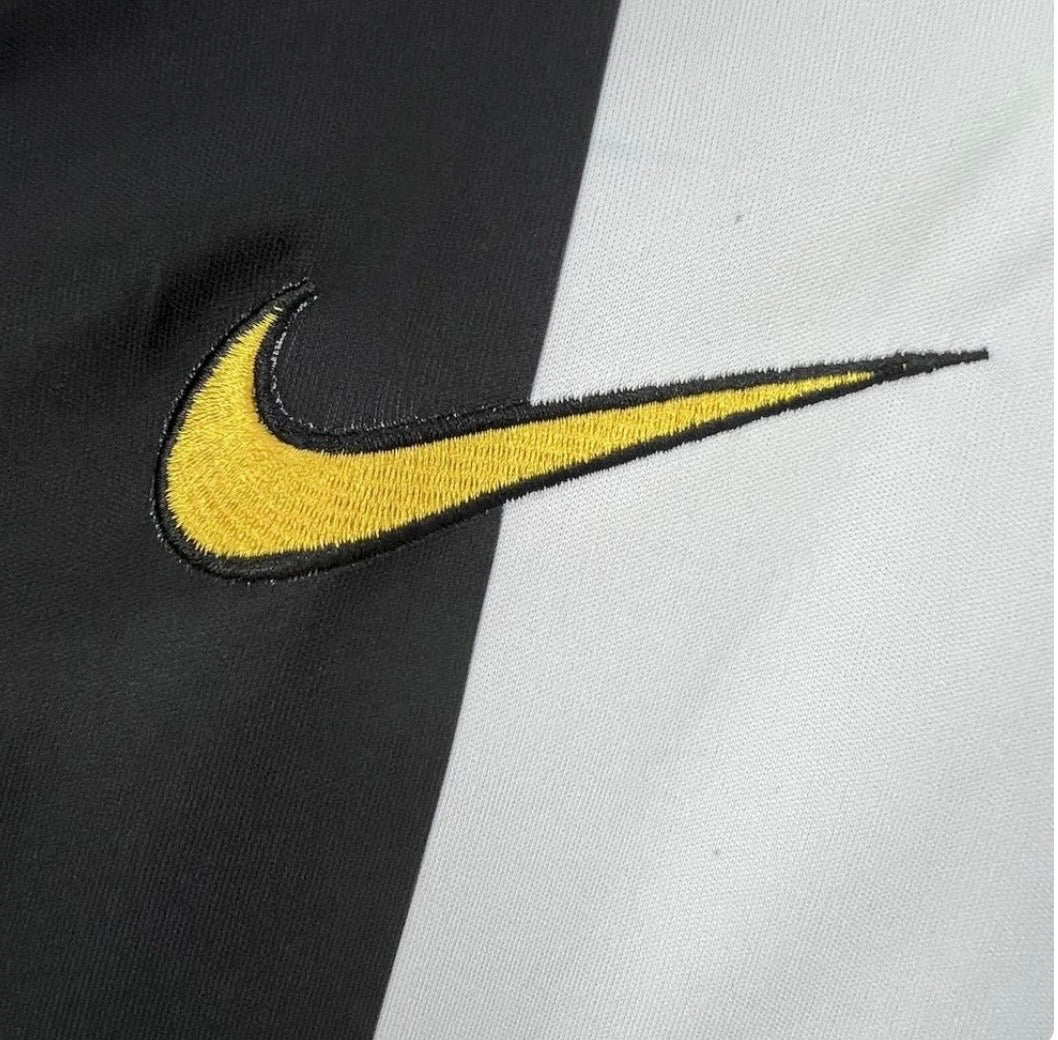 2004/2005 Retro Juventus Home Jersey