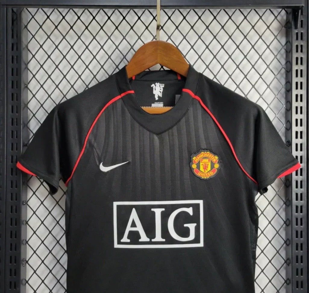 Manchester United Black Jersey 2007/08 Kids Size