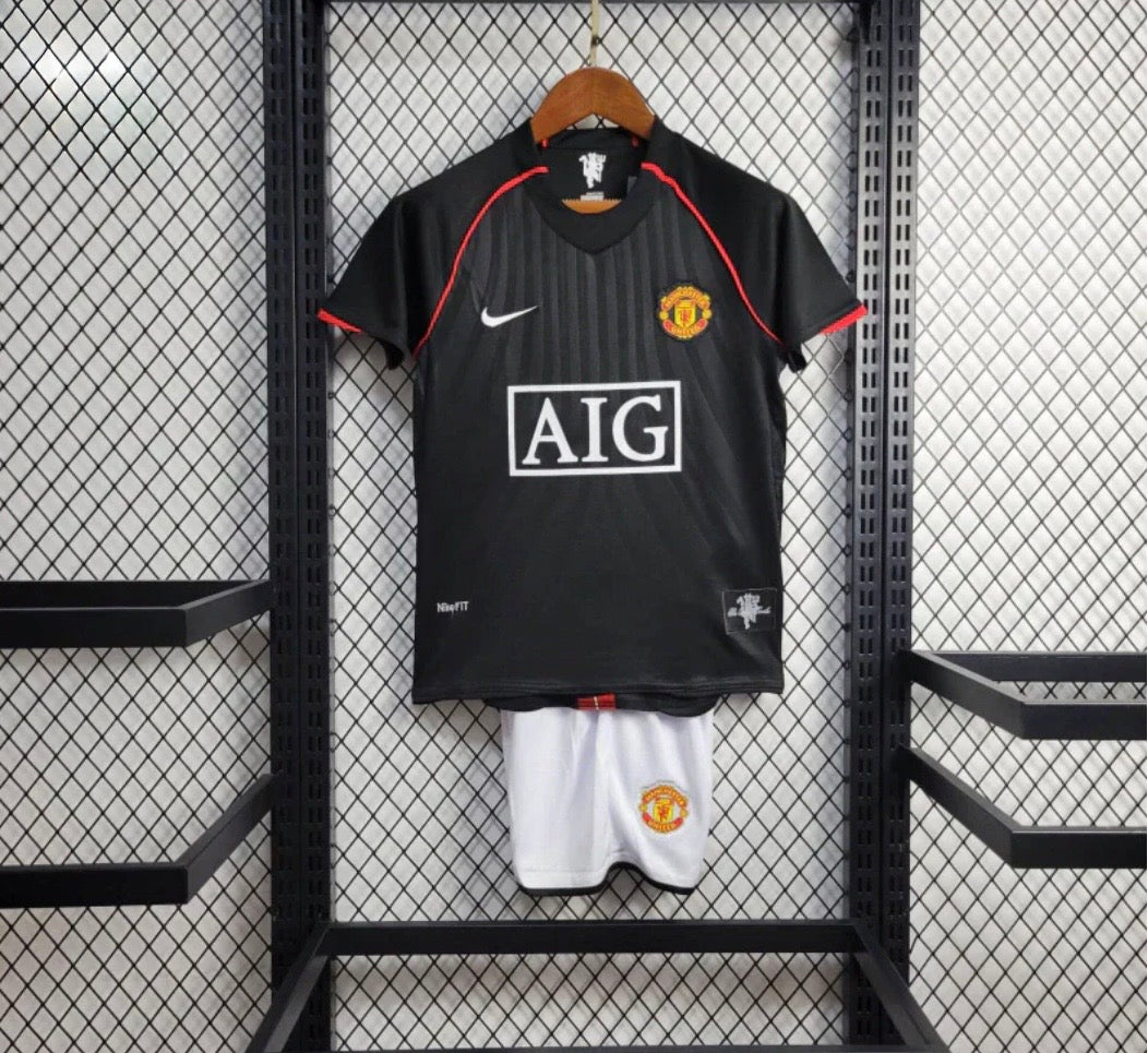 Manchester United Black Jersey 2007/08 Kids Size