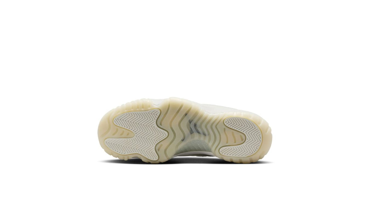 Air Jordan 11 Retro "Pearl" Wmns