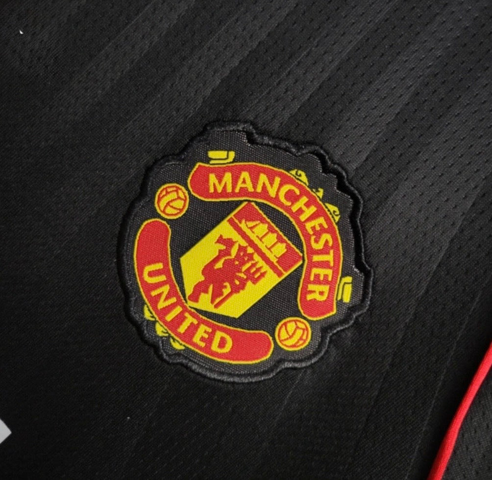 Manchester United Black Jersey 2007/08 Kids Size