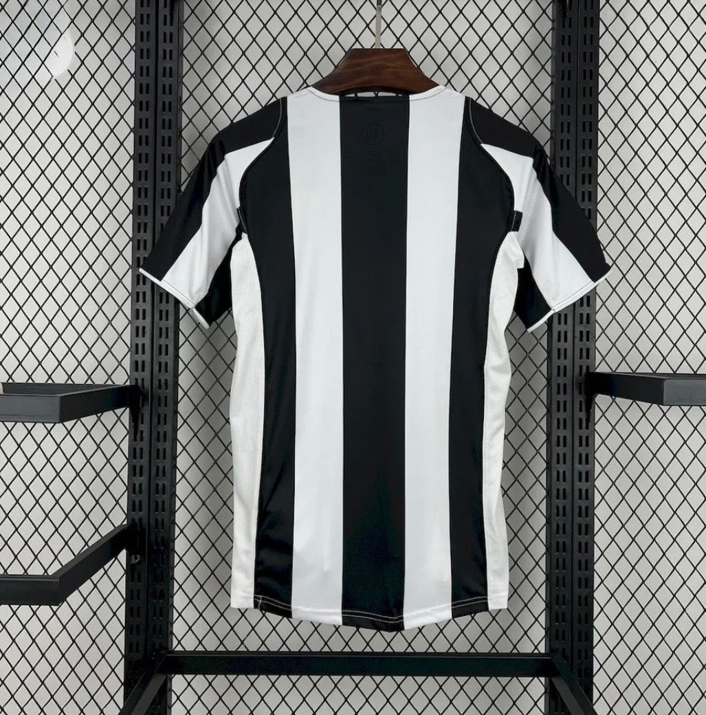 2004/2005 Retro Juventus Home Jersey
