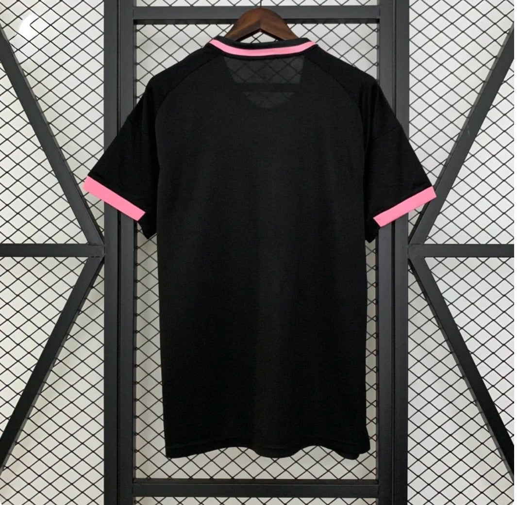 Real Madrid "Serpent Rosa" Limited Jersey